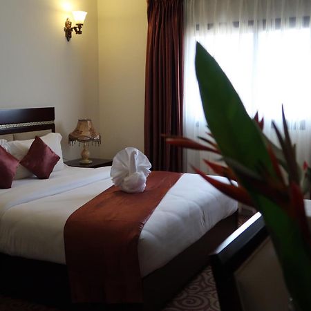 Boulevard Palace Hotel Monrovia Extérieur photo