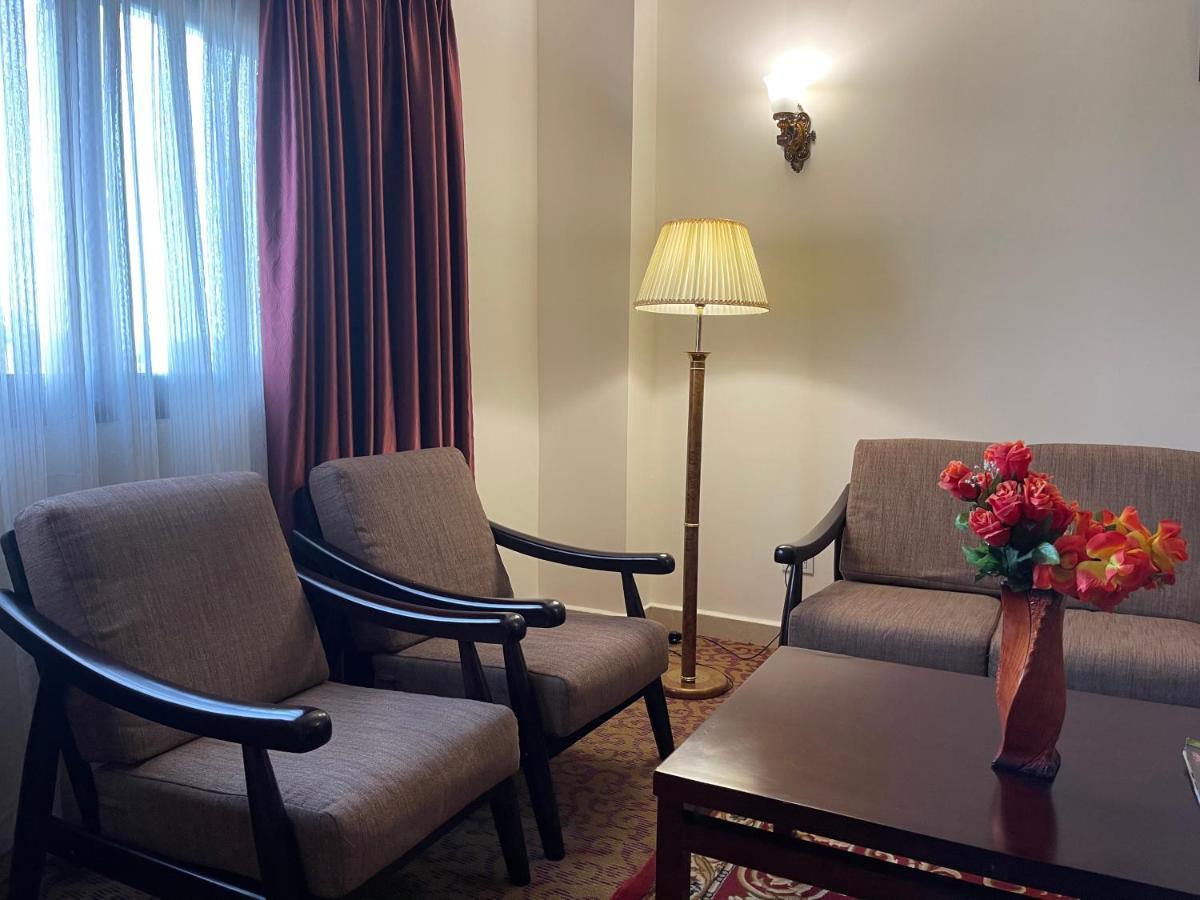Boulevard Palace Hotel Monrovia Extérieur photo