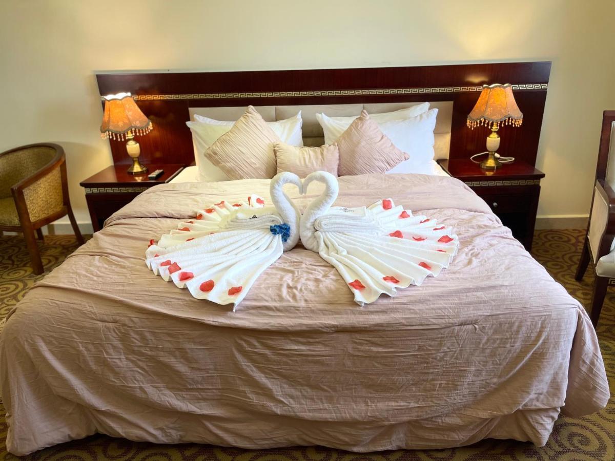 Boulevard Palace Hotel Monrovia Extérieur photo