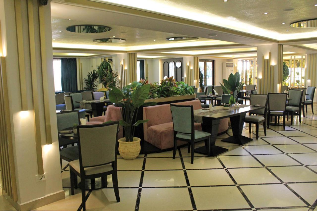 Boulevard Palace Hotel Monrovia Extérieur photo