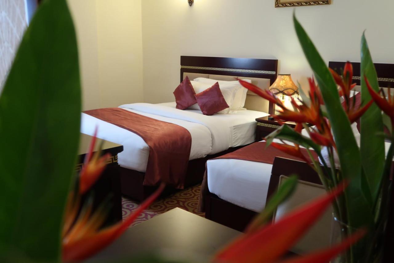 Boulevard Palace Hotel Monrovia Extérieur photo
