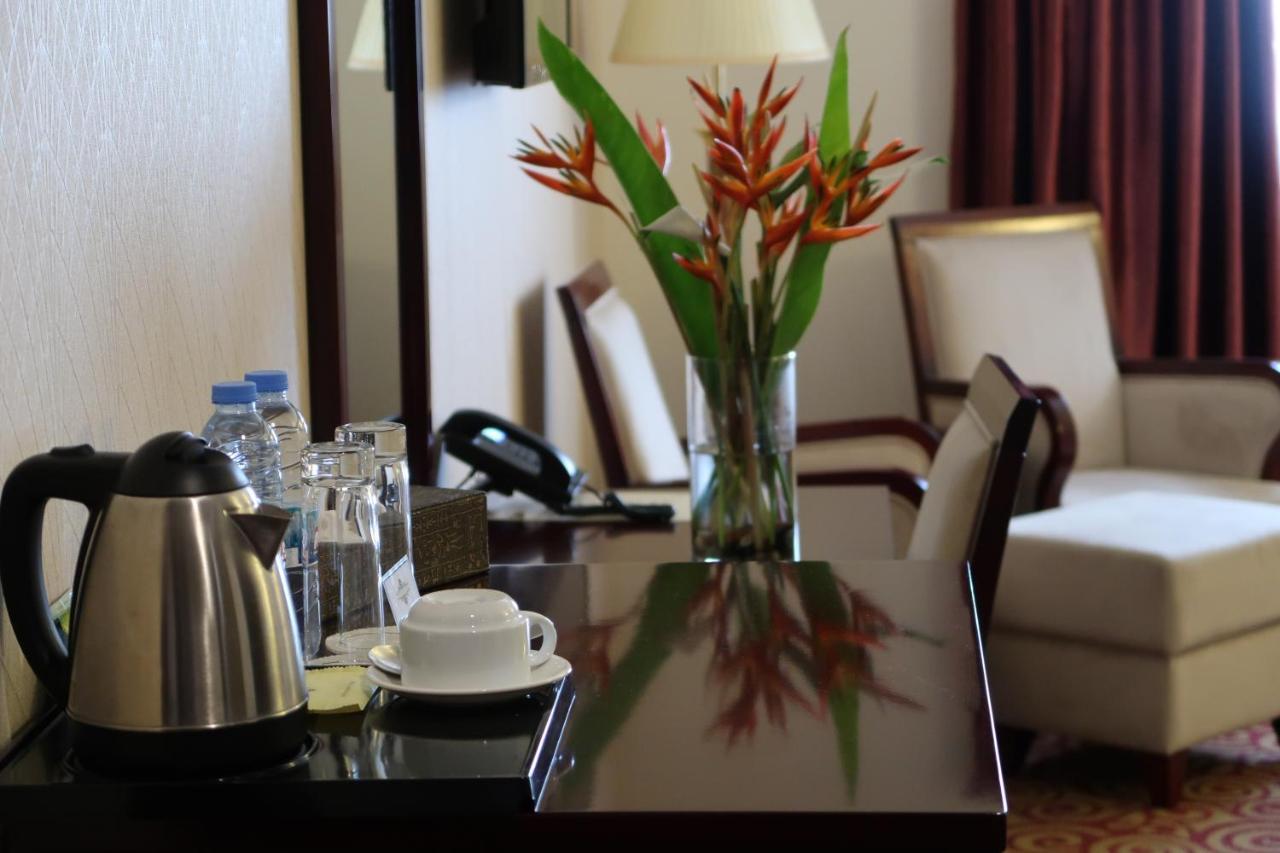 Boulevard Palace Hotel Monrovia Extérieur photo