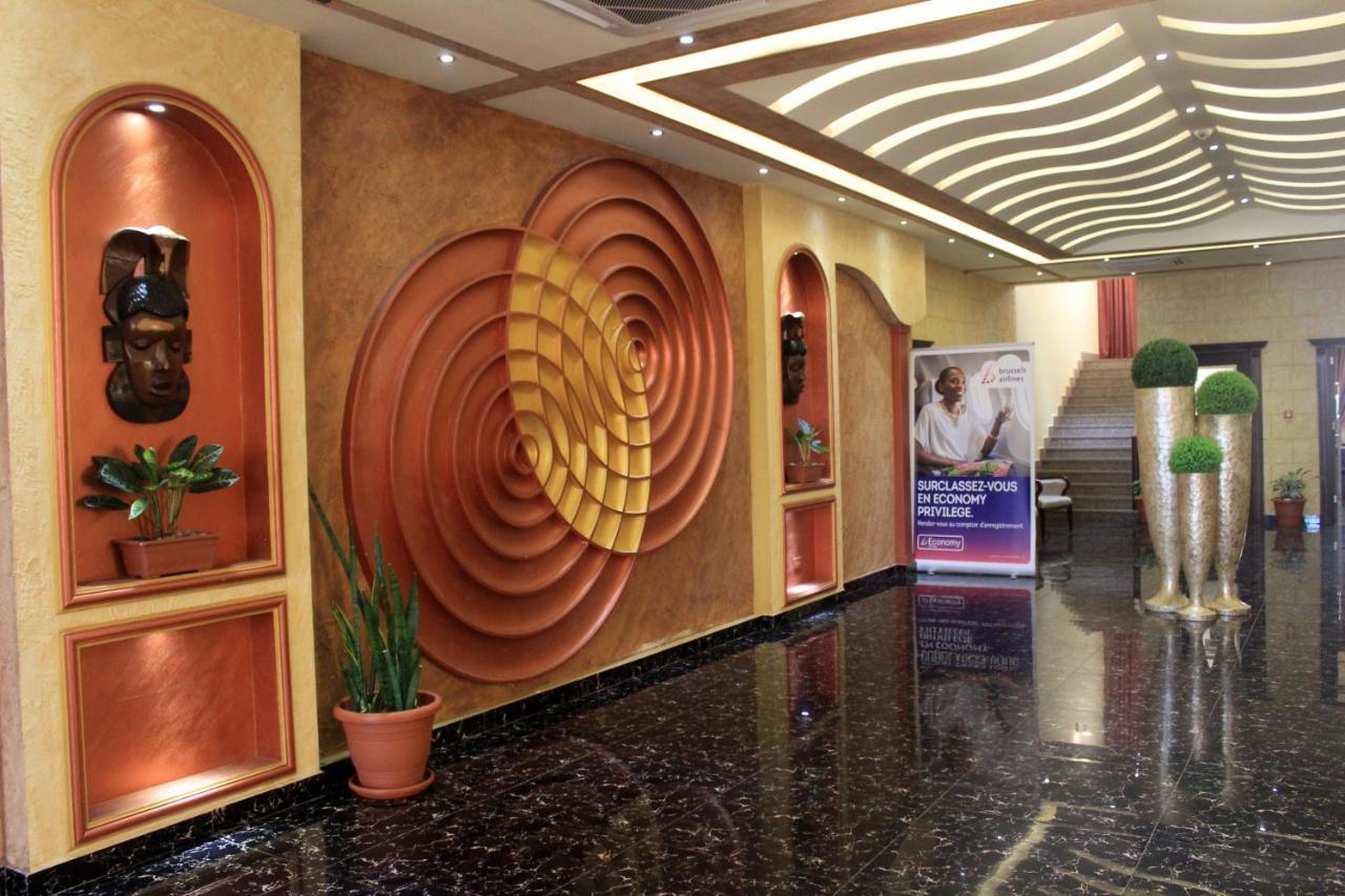 Boulevard Palace Hotel Monrovia Extérieur photo