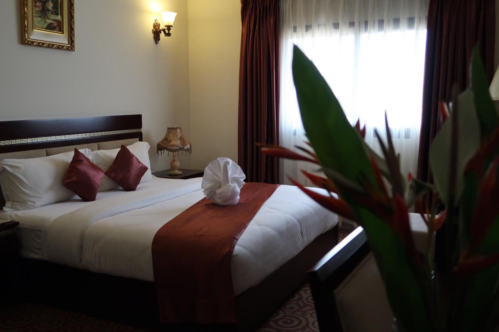 Boulevard Palace Hotel Monrovia Extérieur photo